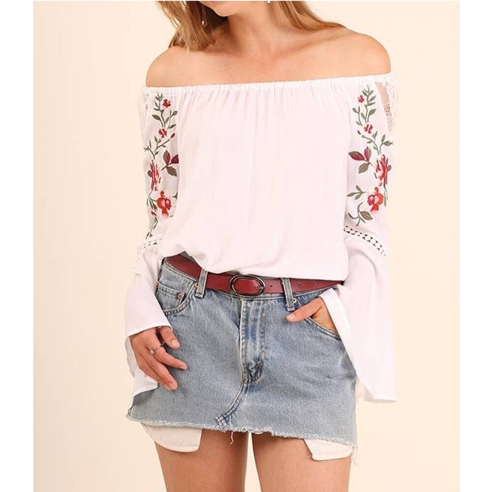 Umgee Top Size Medium White Off Shoulder Boho Embroidered Lace Bell Sleeves